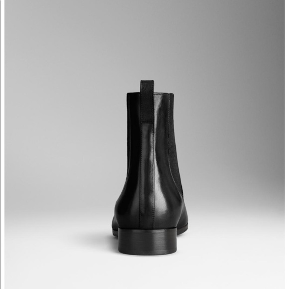 Burberry Chelsea Boot - Picture 2 of 7